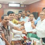 Read more about the article ୪୨ମୌଜ଼ା ବଣିକ ମହାସଙ୍ଘ ତରଫରୁ ଯୁବ ସମାଜସେବୀ ଇଂ. ପ୍ରକାଶ ଚଂଦ୍ର ସେଠୀଙ୍କ ନେତୃତ୍ୱରେ କଟକ ଜିଲ୍ଲାପାଳଙ୍କୁ ଦାବିପତ୍ର ପ୍ରଦାନ ।