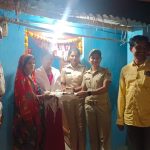 Read more about the article ଚୋରୀ ଜିନିଷ ଫେରି ପାଇବା ପରେ, କୋଦଳା ପୋଲିସ ସମେତ ସରପଞ୍ଚଙ୍କୁ ଧନ୍ୟବାଦ ଜଣାଇଲେ ସଂଗୀତା