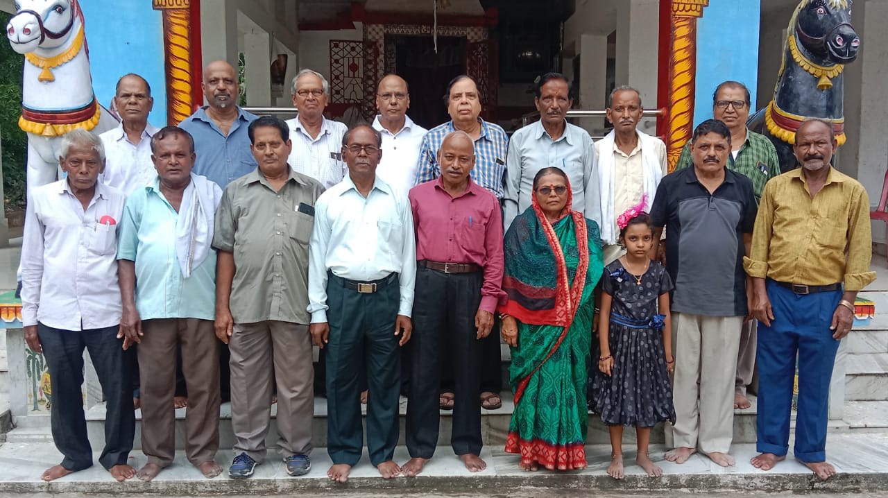 You are currently viewing ୧୯୬୯ ବ୍ୟାଚର ଛାତ୍ରଛାତ୍ରୀଙ୍କ ବନ୍ଧୁ ମିଳନ : ପ୍ଲାଟିନମ ଜୁବୁଲି ପାଳନରେ ପୂର୍ଣ୍ଣ ସହଯୋଗର ନିଷ୍ପତି ।