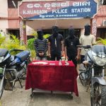 Read more about the article ଠିକାଦାର କ୍ୟାମ୍ପରେ ବୋମାମାଡ ଓ କର୍ମଚାରୀଙ୍କୁ ହାଣି ଲୁଟ୍ ମାମଲା : ନାବାଳକ ସମେତ ୫ ଗିରଫ ,