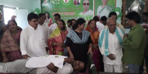 ରାଣୀ ସୁଜ୍ଞାନ ଦେଓଙ୍କ ୮୬ ତମ ଜନ୍ମ ଦିବସଏସ୍ ଛଚିନା ଠାରେ ରକ୍ତଦାନ ଶିବିର ଅନୁଷ୍ଠିତ।