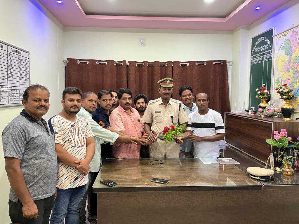 You are currently viewing ବେଲଗୁଣ୍ଠାରେ ନୂତନ ଥାନାଧିକାରୀଙ୍କ ଯୋଗଦାନ:ପ୍ରେସ୍ କ୍ଳବ ର ସ୍ୱାଗତ।