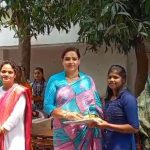 Read more about the article ସମାଜସେବୀ ଶିକ୍ଷୟତ୍ରୀ ଙ୍କ ମୁକ ବଧିର ବିଦ୍ୟାର୍ଥୀ ଙ୍କୁ ସହାୟତା ପ୍ରଦାନ