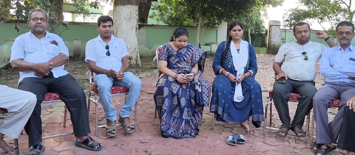 You are currently viewing ପୁରୁଷୋତ୍ତମପୁର ବ୍ଲକ ଓ ଏନଏସିରେ ବିଜେଡି ଜନ ସମ୍ପର୍କ ପଦ ଯାତ୍ରା ପାଇଁ ପ୍ରସ୍ତୁତି ବୈଠକ ଅନୁଷ୍ଠିତ ହୋଇଯାଇଛି :