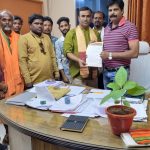 Read more about the article ଦିଗପହଣ୍ଡି ଅଞ୍ଚଳର ଗ୍ରାମଗୁଡିକୁ ପ୍ରଧାନମନ୍ତ୍ରୀ ସଡ଼କ ଯୋଜନାରେ ଅନ୍ତର୍ଭୁକ୍ତ କରି ରାସ୍ତା ନିର୍ମାଣ କରିବା ପାଇଁ ଶ୍ରୀକାନ୍ତ ପାଢ଼ୀଙ୍କ ଦାବୀ ।