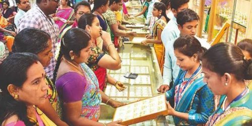 ତାଳଚେର ଅଞ୍ଚଳରେ ଗ୍ରାହକଙ୍କୁ ଟକୁଛନ୍ତି ସୁନା ଦୋକାନୀଧନତରାସ୍ ପାଇଁ ଚଳ ଚଞ୍ଚଳ ସୁନାଦୋକାନ…