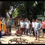 Read more about the article ଦେହରେ ପେଟ୍ରୋଲ ଢାଳି ଆତ୍ମହତ୍ୟା ଉଦ୍ୟମ,ଗୁରୁତର ଅବସ୍ଥାରେ ମେଡ଼ିକାଲ ସ୍ଥାନାନ୍ତର