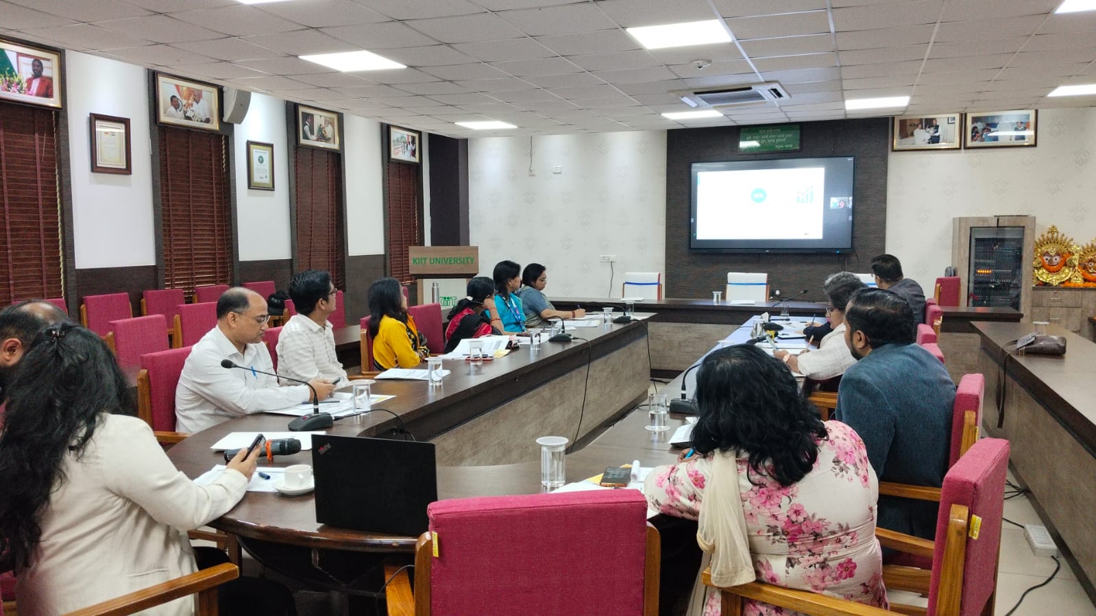 You are currently viewing ଆଶ୍ରୟ ଓଡ଼ିଶା ତରଫରୁ ସବୁଜ ପରିବେଶ ଓ ସୁସ୍ଥ ବାତାବରଣ ଗୃହ ନିର୍ମାଣ ଉପରେ ଆଲୋଚନା କାର୍ଯ୍ୟକ୍ରମ ଅନୁଷ୍ଠିତ