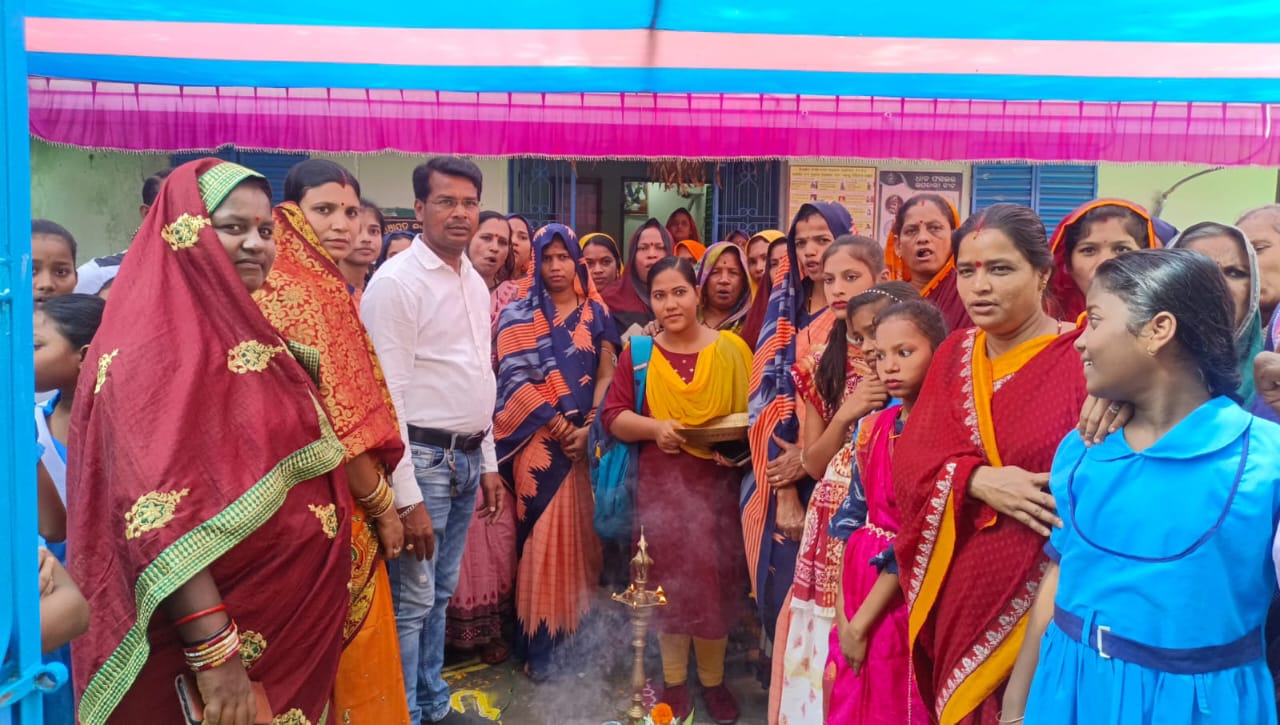 You are currently viewing ଖଜାପଲ୍ଲୀ ପଞ୍ଚାୟତରେ କେନ୍ଦ୍ର ସରକାରଙ୍କ ଠାରେ ବିକଶିତ ଭାରତ ସଂକଳ୍ପ ଯାତ୍ରା ଅନୁଷ୍ଠିତ