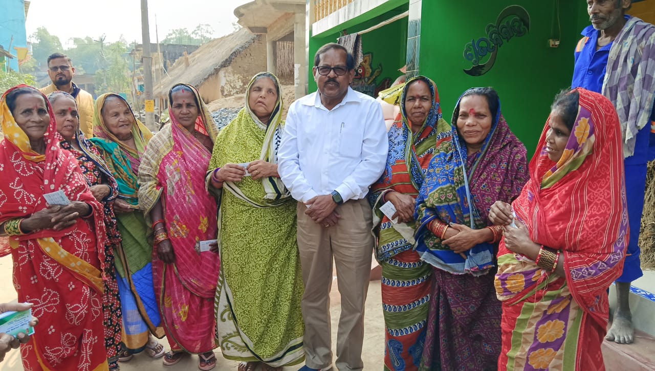You are currently viewing ଖଲ୍ଲିକୋଟ ଏନ ଏ ସି ଅଧକ୍ଷ ଙ୍କ ବଧି ନୂଆପଲ୍ଲୀ ପଂଚାୟତ ରେ ଲୋକ ସମ୍ପର୍କ ଅଭିଯାନ |