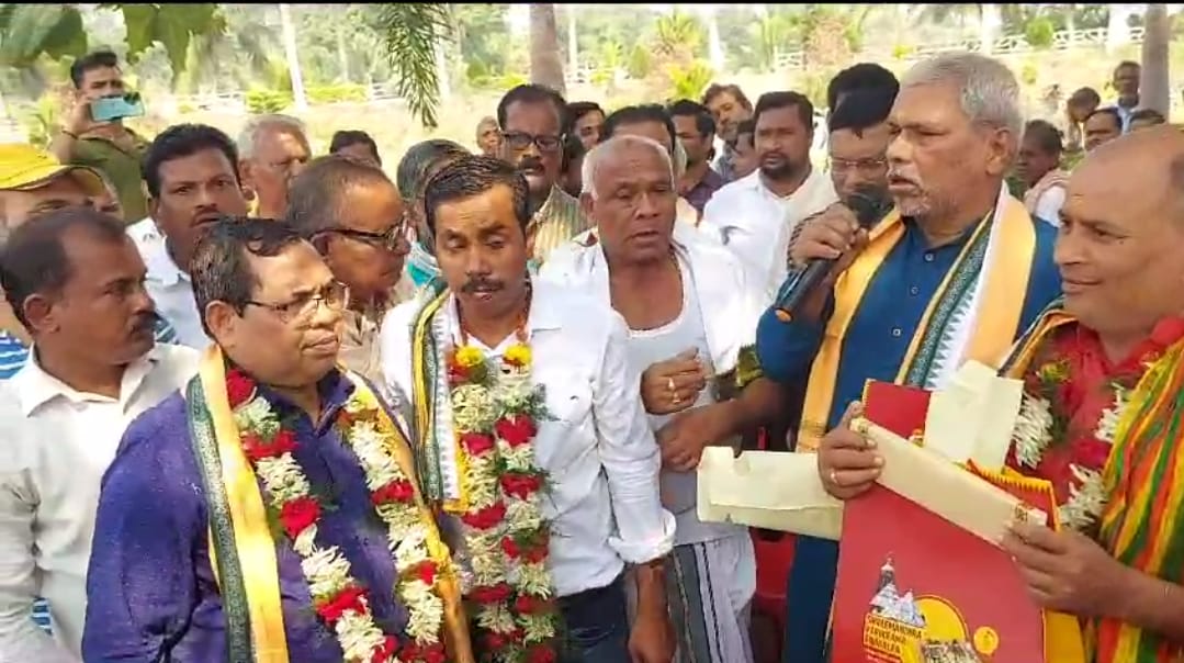 You are currently viewing ଚିଲିକା ପାରମ୍ପରିକ ମତ୍ସ୍ୟଜୀବୀ ଗଣ ପରିଷଦ ବୈଠକ, ଆନ୍ଦୋଳନ ଧମକ ।