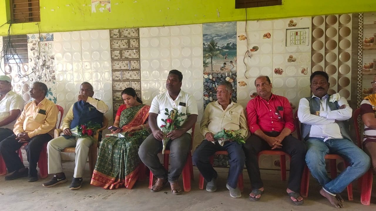 You are currently viewing ଡ଼ାଲ ଖାଇ ପୀଠ ରେ ବିଜେଡ଼ି ର ବନ୍ଧୁ ମିଳନ