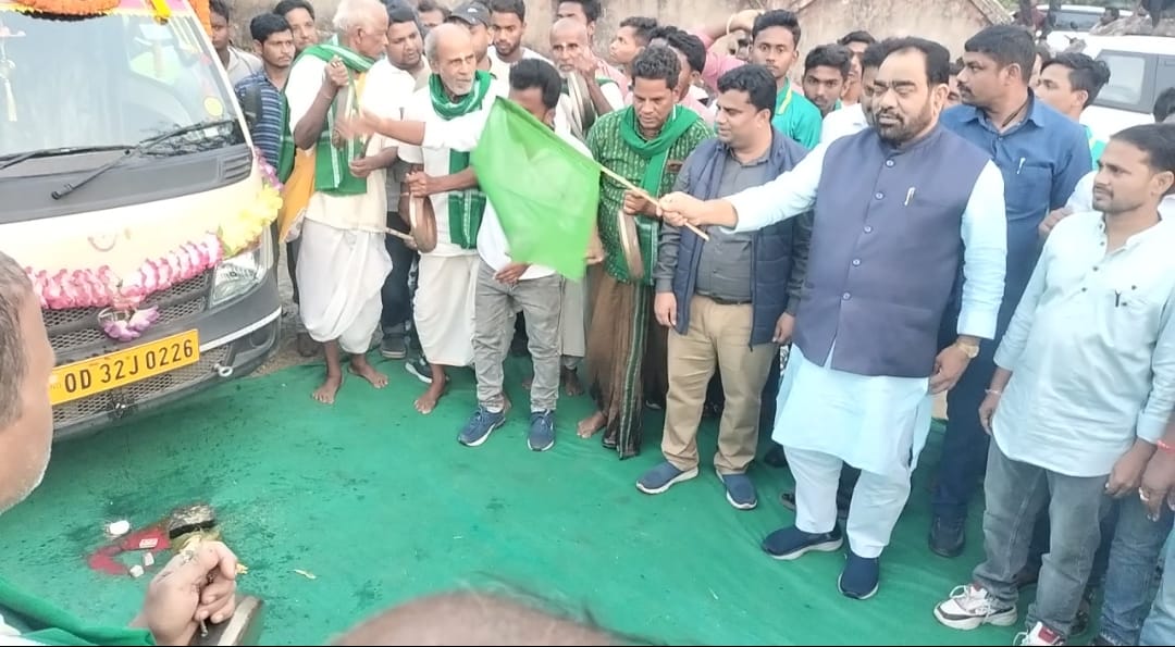You are currently viewing ଜଗନ୍ନାଥ ପ୍ରସାଦରେ ଶୁଭାରମ୍ଭ ହେଲା ଜଗନ୍ନାଥ ଅର୍ପଣ ରଥ |ଯୋଗ ଦେଲେ ଅର୍ଥମନ୍ତ୍ରୀ l