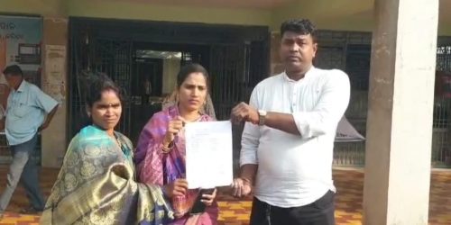 ସରକାରୀ କାର୍ଯ୍ୟକର୍ମରେ ଅଣଦେଖା କରୁଛନ୍ତି ବିଡିଓ, ଜିଲ୍ଲାପାଳଙ୍କୁ ଦାବିପତ୍ର ପ୍ରଦାନ କଲେ ୩ ସରପଞ୍ଚ