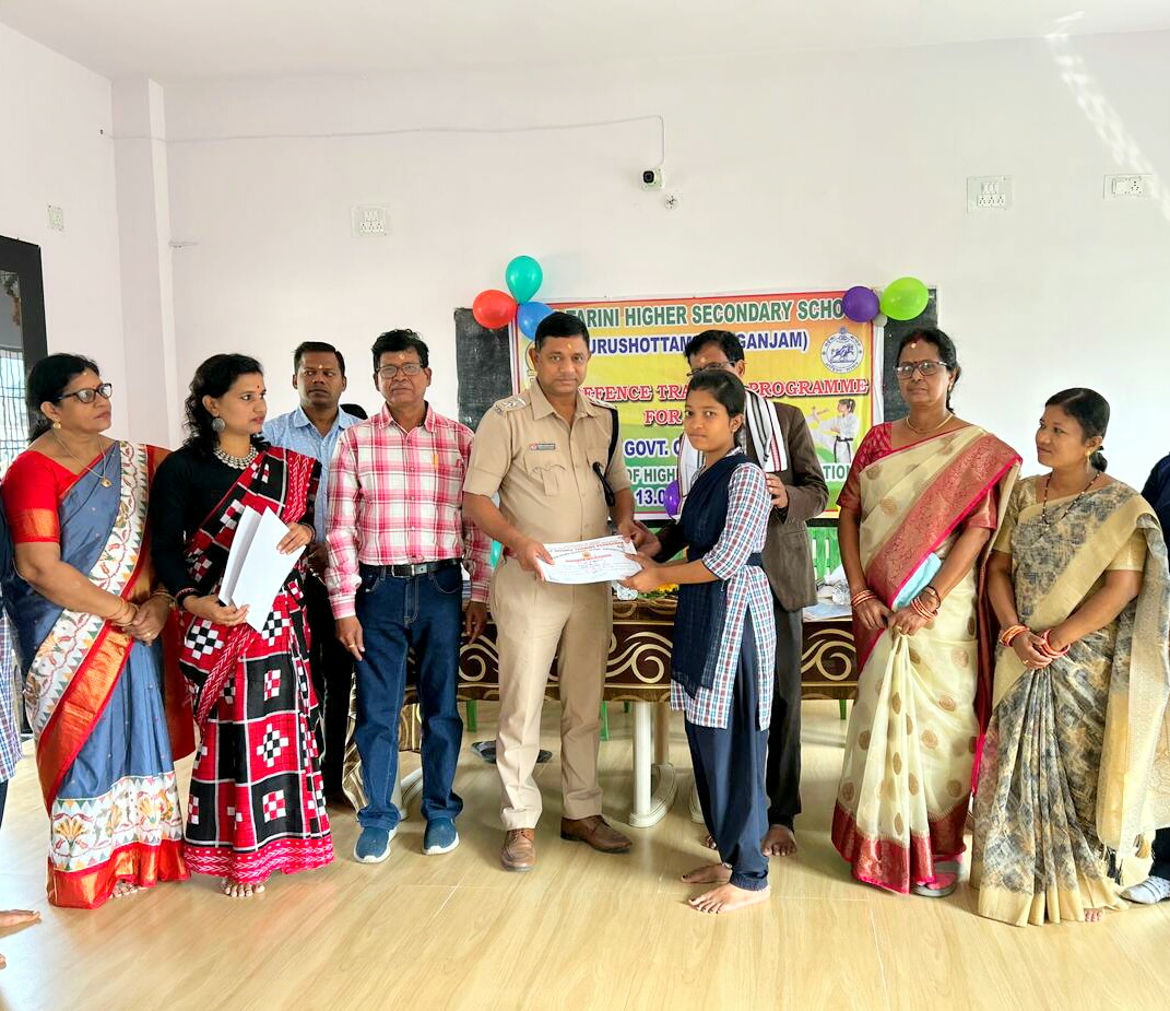 You are currently viewing ତାରା ତାରିଣୀ ଉଚ୍ଚ ମାଧ୍ୟମିକ ବିଦ୍ୟାଳୟରେ ଆତ୍ମ ସୁରକ୍ଷା ତାଲିମ ଶିବିର ଉଦ୍‌ଯାପିତ