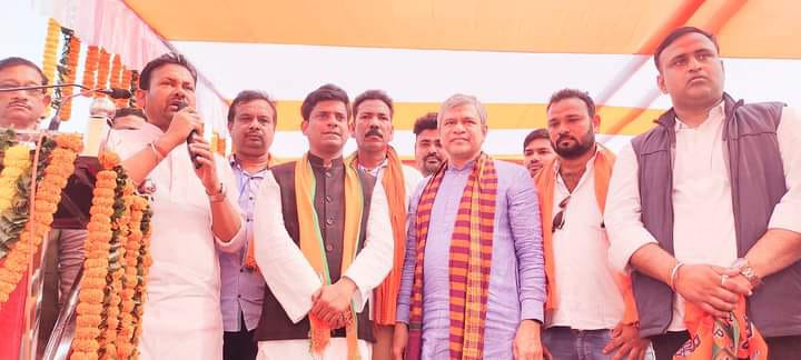 You are currently viewing କେନ୍ଦ୍ର ରେଳମନ୍ତ୍ରୀ ଅଶ୍ବିନୀ ବୈଷ୍ଣବଙ୍କ କଟକ ସଦର ଗ୍ରସ୍ତ ଓ ଯଶପଡାରେ ବିଜେପିର ମିଶ୍ରଣ ପର୍ବ