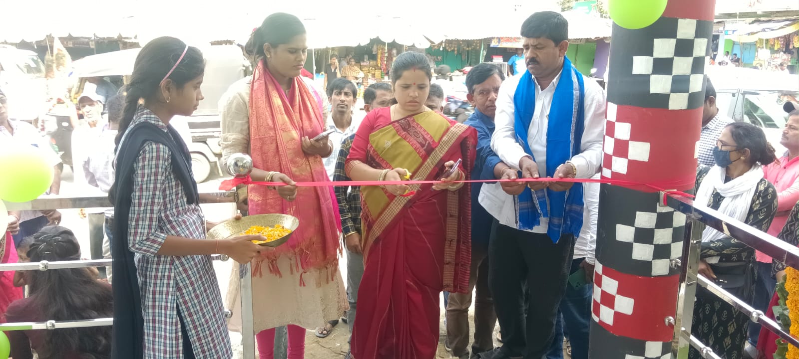 You are currently viewing ପୁରୁଷୋତ୍ତମପୁର ବିଜ୍ଞାପିତ ଅଞ୍ଚଳ ପରିଷଦର କଲେଜ ଛକ ଠାରେ ନିର୍ମିତ ବସ୍ ଟର୍ମିନାଲ ଲୋକାର୍ପଣ ।