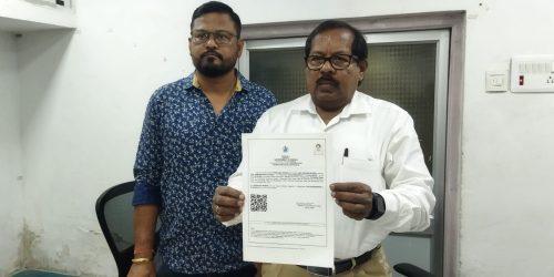 ଜାତିଗତ ପ୍ରମାଣ ନେଇ ଖଲ୍ଲିକୋଟ ଏନ ଏ ସି ଅଧକ୍ଷ ସାମ୍ବାଦିକ ସମ୍ମିଳନୀ ରେ ତଥ୍ୟ ରଖି, ଉଚ୍ଚ ନ୍ୟାୟ|ଳୟ ମାମଲା କୁ ଖଣ୍ଡନ | ଅଭିଯୋଗ କାରୀଙ୍କ ବିରୋଧ ରେ କରିବେ ମାନହାନି ମାମଲା