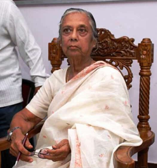 You are currently viewing ଖଲ୍ଲିକୋଟ ରାଣୀ ଓ ଖଲ୍ଲିକୋଟ ଓ କବିସୂର୍ଯ୍ୟନଗର ର 10 ଥର ର ବିଧାୟିକା ଭି ସୁଜ୍ଞାନୀ କୁମାରୀ ଦେଓ ଙ୍କ ପରଲୋକ, ଗଞ୍ଜାମ ଜିଲ୍ଲା ରେ ଶୋକର ଛାୟା |