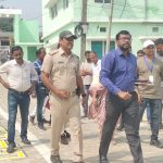 Read more about the article ଜିଲ୍ଲା ପ୍ରଶାସନିକ ଅଧିକାରୀଙ୍କ ଖଲ୍ଲିକୋଟ ଗୋଷ୍ଠୀ ସ୍ୱାସ୍ଥ୍ୟ କେନ୍ଦ୍ର ପରିଦର୍ଶନ କରି ରୂପାନ୍ତରିତ କାର୍ଯ୍ୟ ର ସମୀକ୍ଷା |ଖୁବ ଶୀଘ୍ର ଉଦଘାଟନ ହେବ ରୂପାନ୍ତରିତ କାର୍ଯ୍ୟକ୍ରମ |