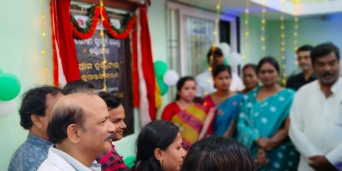 ଆଭାସୀ ରେ ମୁଖ୍ୟମନ୍ତ୍ରୀଙ୍କ ଦ୍ୱାରା ଖଲ୍ଲିକୋଟ ଗୋଷ୍ଟି ସ୍ୱାସ୍ଥ୍ୟ କେନ୍ଦ୍ର ର ରୂପାନ୍ତରିତ କାର୍ଯ୍ୟ ଉଦଘାଟିତ