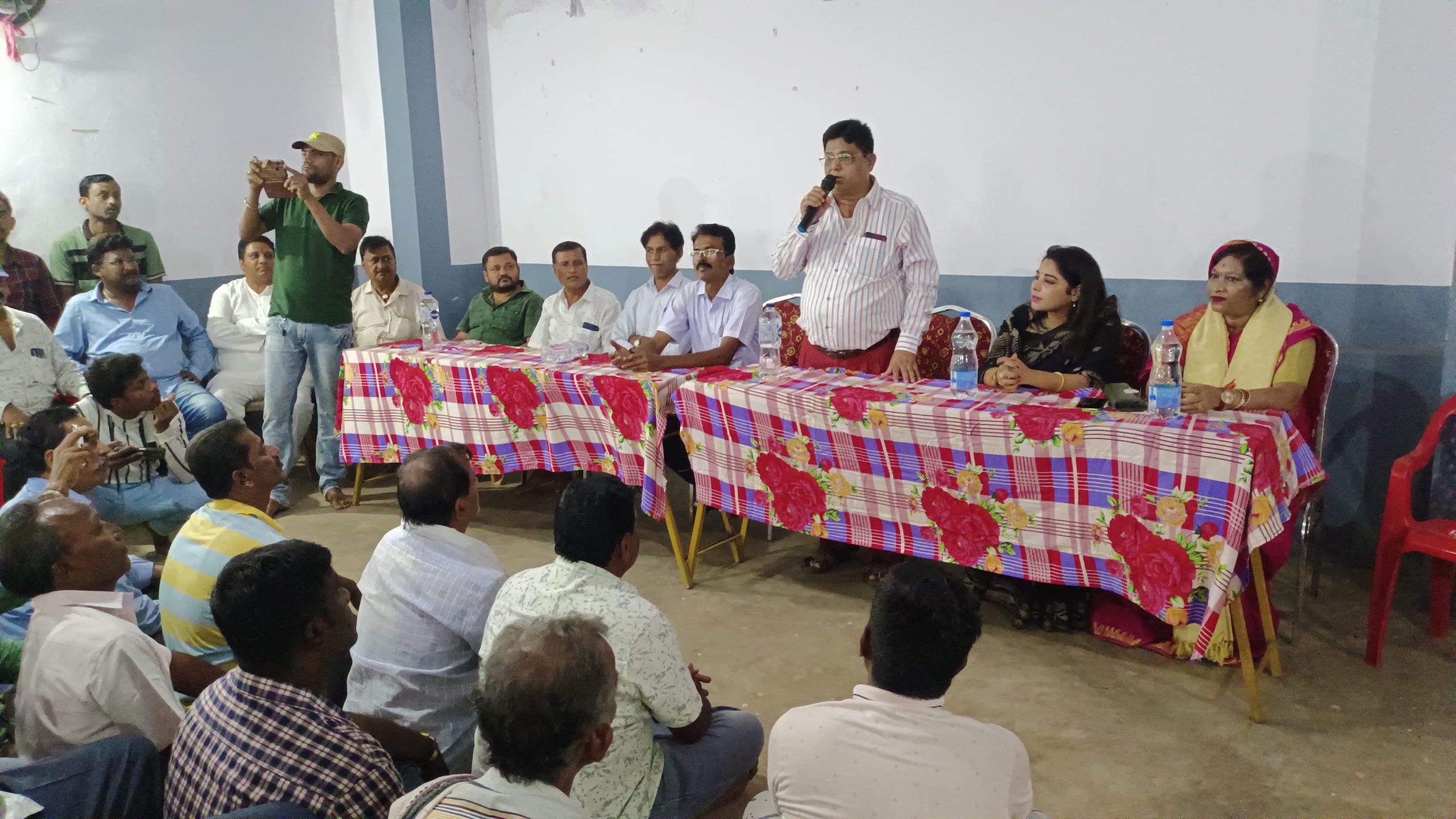 You are currently viewing କବିସୂର୍ଯ୍ୟ ଯୁବ ସଂଗଠନର ବୈଠକ, ମୁଖ୍ୟମନ୍ତ୍ରୀଙ୍କୁ ଦୃଢ ସମର୍ଥନ ପାଇଁ ଆହ୍ବାନ