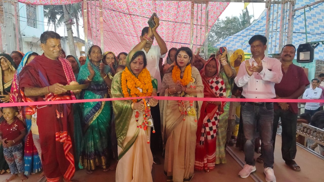 You are currently viewing ବେଲପଡା ଠାରେ ପୌରାଣିକ ରାମାୟଣ ନାଟକ ଉଦଘାଟନ କଲେ ବରିଷ୍ଠ ବିଜେଡି ନେତ୍ରୀ ସୁନୀତା ପ୍ରଭା ସାହୁ