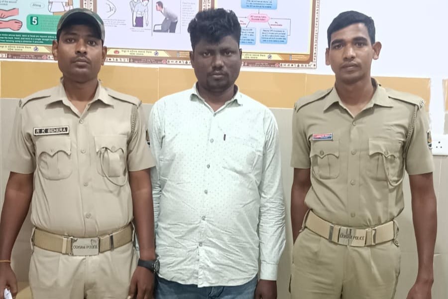 You are currently viewing ସ୍ତ୍ରୀ କୁ ମାରିଦେବା ଅଭିଯୋଗ ରେ ଜେଲ ଗଲେ ସ୍ୱାମୀ