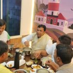 Read more about the article ଆଜି ବିଶ୍ୱପଖାଳ ଦିବସ ପାଳନକଲେ ଆଲିପୁର ପୁର୍ବତନ ସରପଞ୍ଚ ମନୋଜ ନାହାକ ।