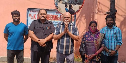 କମଳା ବୈକୁଣ୍ଠ ଫାଉଣ୍ଡେସନ ଦ୍ବାରା ରୋଡ ଶେଫ୍ଟି ମିରର ପ୍ରତିଷ୍ଠା ।
