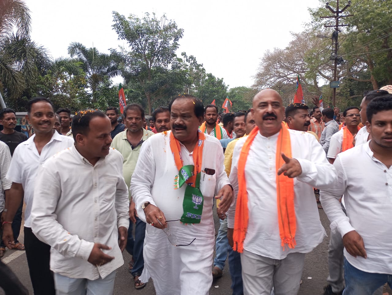 You are currently viewing ଖଲ୍ଲିକୋଟ ରେ ବିଜେପି ପାର୍ଥି ପୂର୍ଣ୍ଣ ଙ୍କୁ ବିପୁଳ ସ୍ୱାଗତ