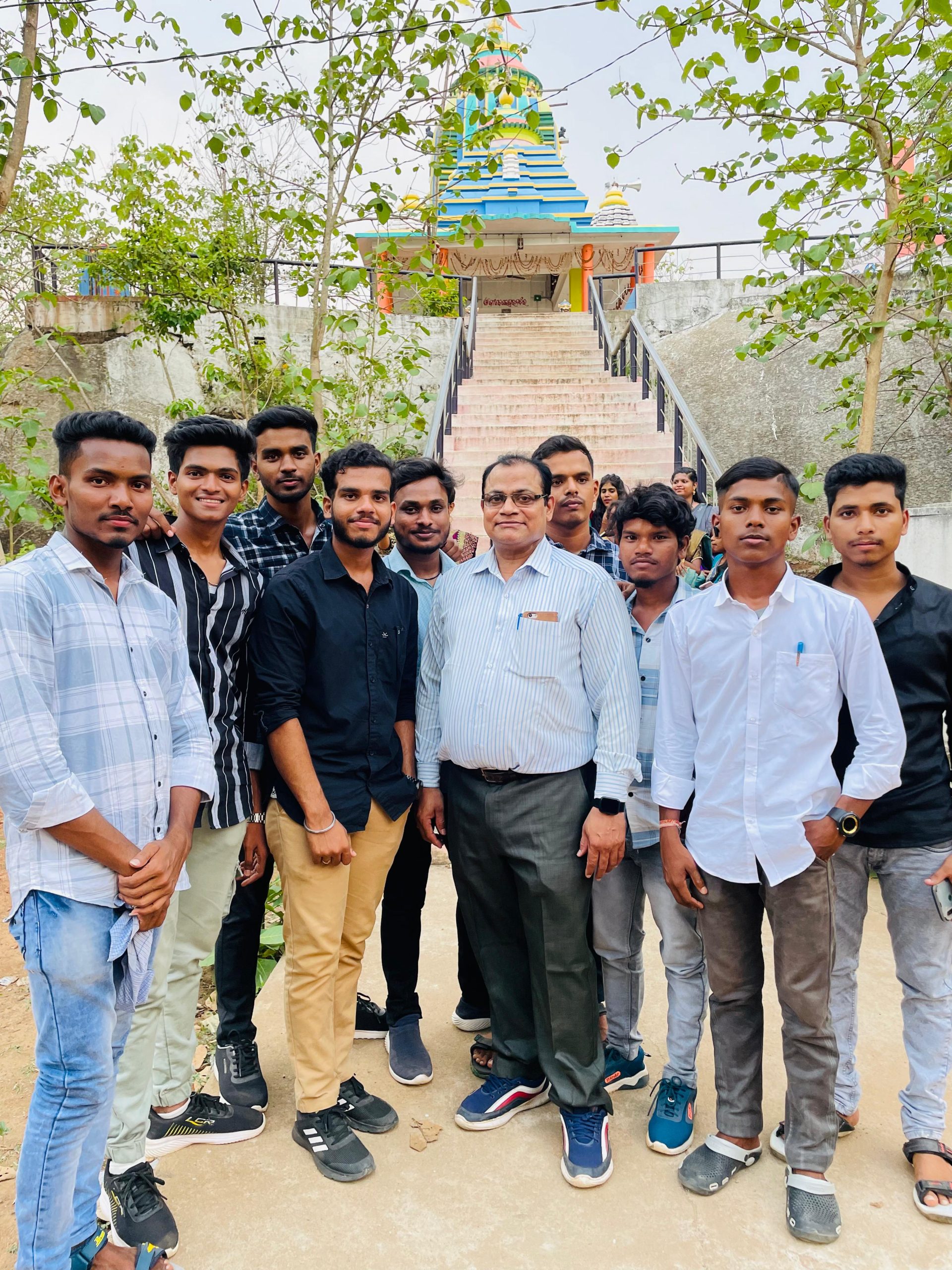 You are currently viewing ଆସିକା ବିଜ୍ଞାନ ମହାବିଦ୍ୟାଳୟ ହିନ୍ଦୀ ବିଭାଗ ଯୁକ୍ତ ତିନି ଶେଷ ବର୍ଷ ଛାତ୍ରଛାତ୍ରୀଙ୍କୁ ବିଦାୟୀକାଳୀନ ସମ୍ବର୍ଦ୍ଧନା।( ଭାଇଚାରାର ମହତ୍ ସନ୍ଦେଶ୍ – ଯୁକ୍ତ ତିନ ଅନ୍ତିମ ବର୍ଷର ଛାତ୍ରଛାତ୍ରୀଙ୍କ ବିଦାୟୀକାଳୀନ ସମ୍ବର୍ଦ୍ଧନା ମହୋତ୍ସବ )