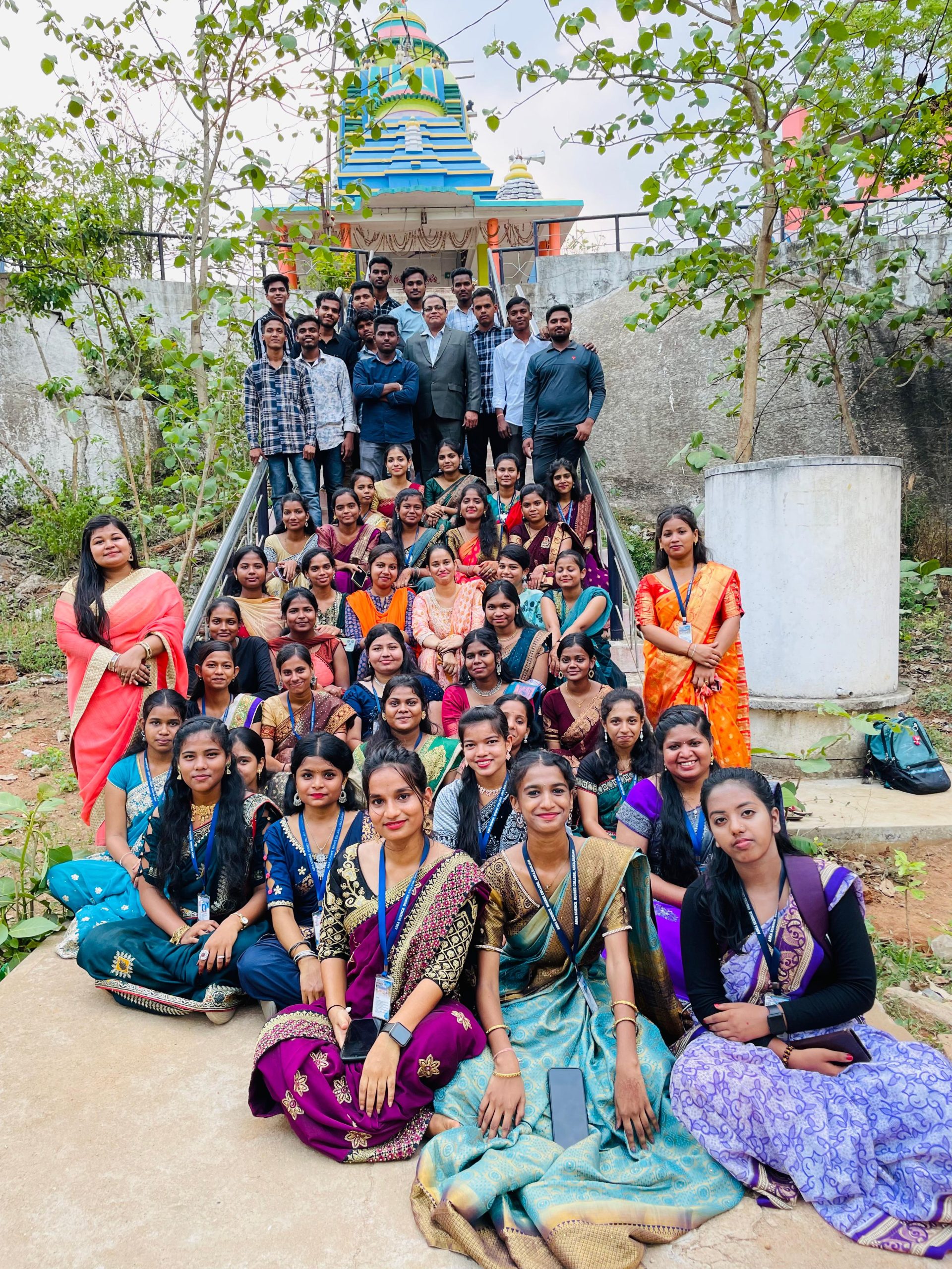 You are currently viewing असिका विज्ञान महाविद्यालय, हिंदी विभाग तृतीय वर्ष अंतिम वर्ष के विद्यार्थियों के लिए विदाई समारोह।