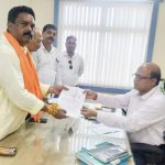 Read more about the article ବିଜେପି ବ୍ରହ୍ମପୁର ବିଧାନସଭା ତରଫରୁ କେ.ଅନିଲ କୁମାରଙ୍କ ପ୍ରାର୍ଥୀପତ୍ର ଦାଖଲ ।