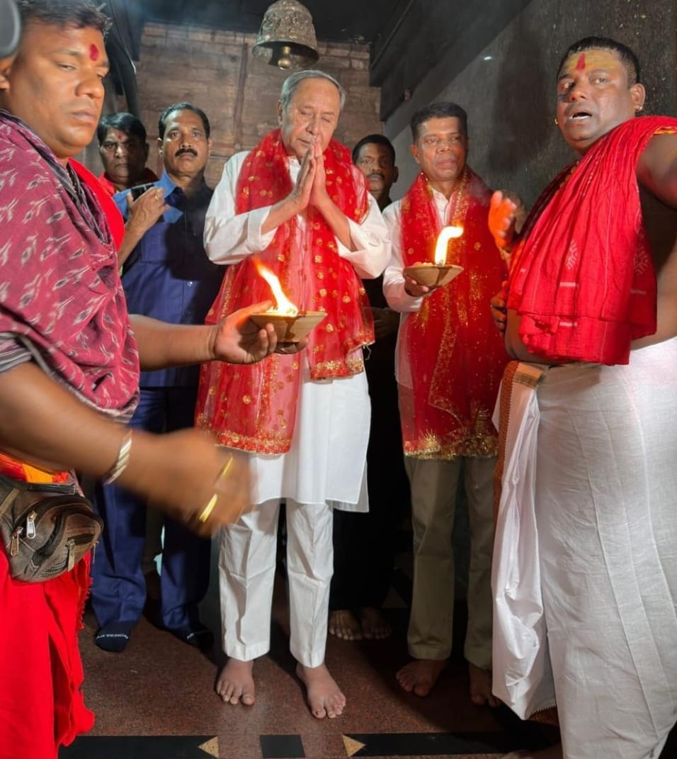 You are currently viewing ମାଆ ତାରାତାରିଣୀ ଙ୍କୁ ଦର୍ଶନ କରି ନାମାଙ୍କନ ଦାଖଲ ପାଇଁ ଛତ୍ରପୁର ଗଲେ ମାନ୍ୟବର ମୁଖ୍ୟମନ୍ତ୍ରୀ