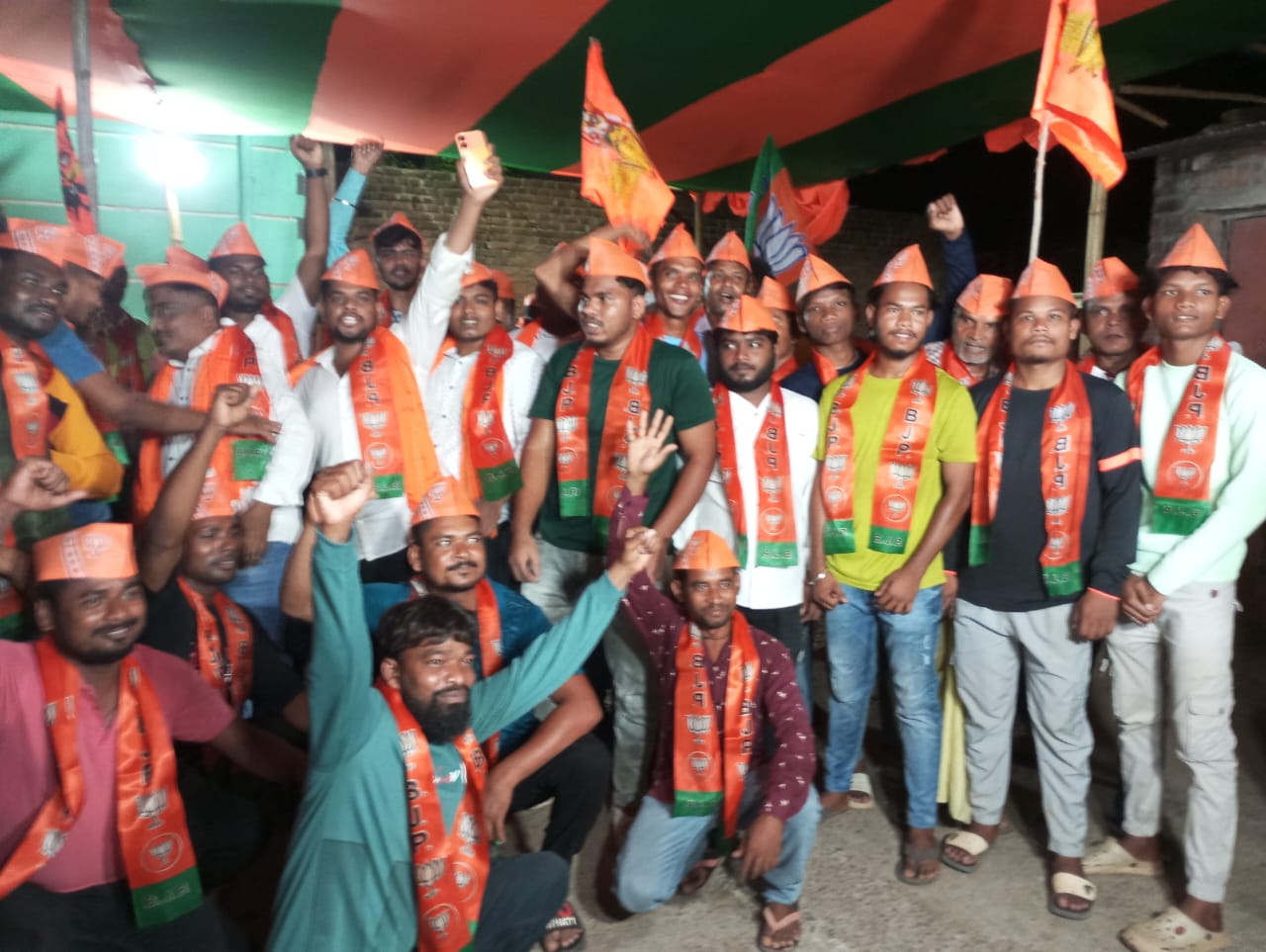 You are currently viewing ଶଙ୍ଖ ଛାଡି ପଦ୍ମ ଧରିଲେ ବିଧାୟିକା ଙ୍କ ପଂଚାୟତ ର ସମିତି ସଭ୍ୟ ସହ ଶତାଧିକ କର୍ମୀ