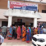 Read more about the article ଗଞ୍ଜାମ ଖଲିକୋଟ ରେ ରାଜନୈତିକ ହିଂସା : ପୋଷ୍ଟର ମାରିବା କୁ ନେଇ ଆକ୍ରମଣ, ବିଜେପି ର ଚାରି ଜଣ ଆହତ, ଚିକିତ୍ସାଧୀନ ଅବସ୍ଥା ରେ ଜଣକର ମୃତ୍ଯୁ