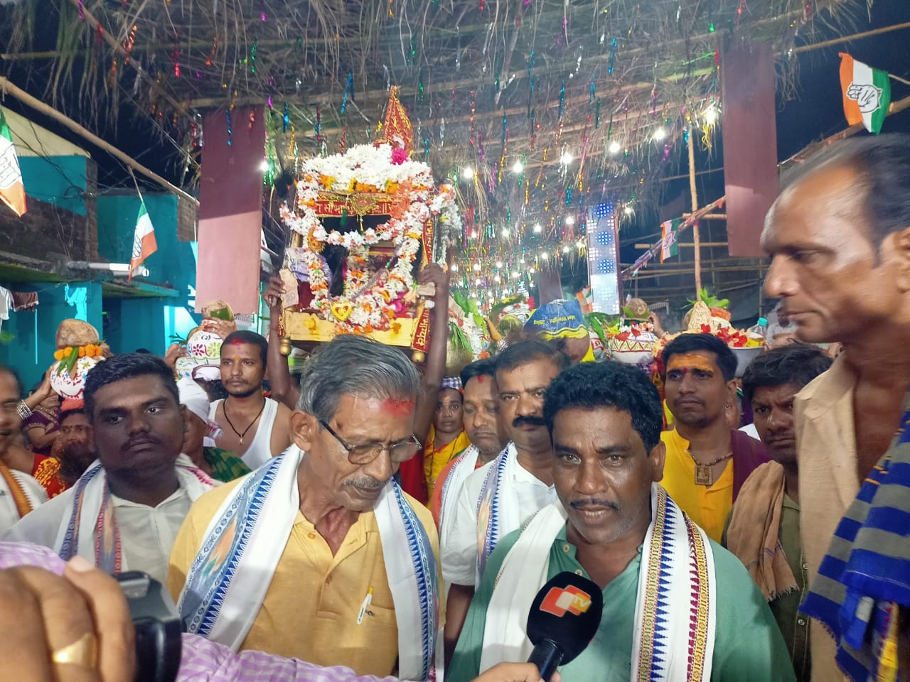 You are currently viewing ମାଁ ଙ୍କ ଠାକୁରାଣୀ ଯାତ୍ରାବିରାଟ ପଟୁଆରରେ ନଗର ପରିକ୍ରମା