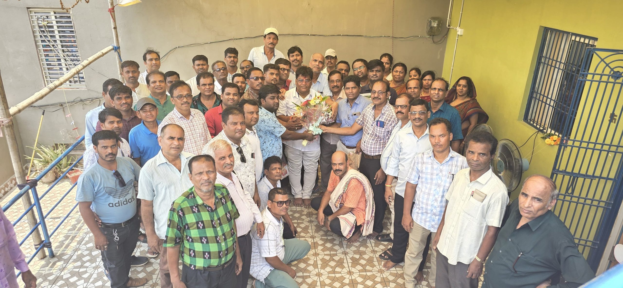 You are currently viewing ଶିକ୍ଷକ ସଙ୍ଘ ପକ୍ଷରୁ ବିଧାୟକଙ୍କୁ ସମ୍ବର୍ଦ୍ଧନା