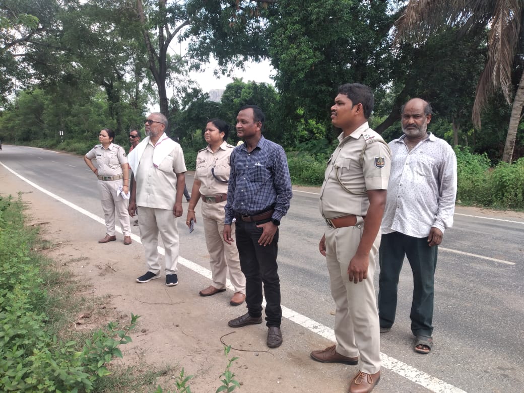 You are currently viewing ଧରାକୋଟ, ଦୁଇ ଗୋଷ୍ଠୀ ମଧ୍ୟରେ ବିବାଦ ଦୂରେଇବା ପାଇଁ ଜାରି ହେଲା 144