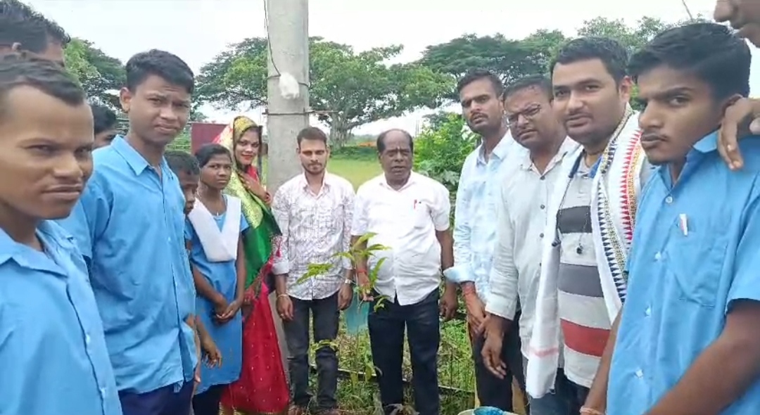 You are currently viewing ସଞ୍ଜିବନୀ ସେବା ଫାଉଣ୍ଡେସନ ପକ୍ଷରୁ ପାଠ୍ୟ ଉପକରଣ ବଣ୍ଟନ
