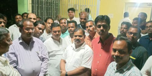 ପୂର୍ତ୍ତ ବିଭାଗ ବଙ୍ଗଳାରେ କବିସୂର୍ଯ୍ୟ ନଗର ନୂତନ ବିଧାୟକ ଙ୍କ 11ଗୋଟି ପଞ୍ଚାୟତ ର ଯେଇ ମାନଙ୍କ ସହ ରିଭ୍ୟୁ ମିଟିଙ୍ଗ ଅନୁଷ୍ଠିତ