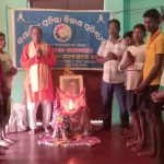 Read more about the article ଦୟାନିଧି ପ୍ରତିଭା ବିକାଶ ପ୍ରତିଷ୍ଠାନ ପକ୍ଷରୁ ପଦ୍ମଶ୍ରୀ ମନୋରଞ୍ଜନ ଦାସଙ୍କୁ ଶ୍ରଦ୍ଧାଂଜଳି