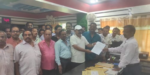 ପୁରୁଷୋତ୍ତମପୁର ବିଡ଼ିଓ ଙ୍କୁ ମୁଖ୍ୟମନ୍ତ୍ରୀ ବସ ସେବାମନ ମାନି ଉପରେ ଦାବିପତ୍ର ଦେଲେ ଘରୋଉ ବସ ମାଲିକ ସଙ୍ଘ,