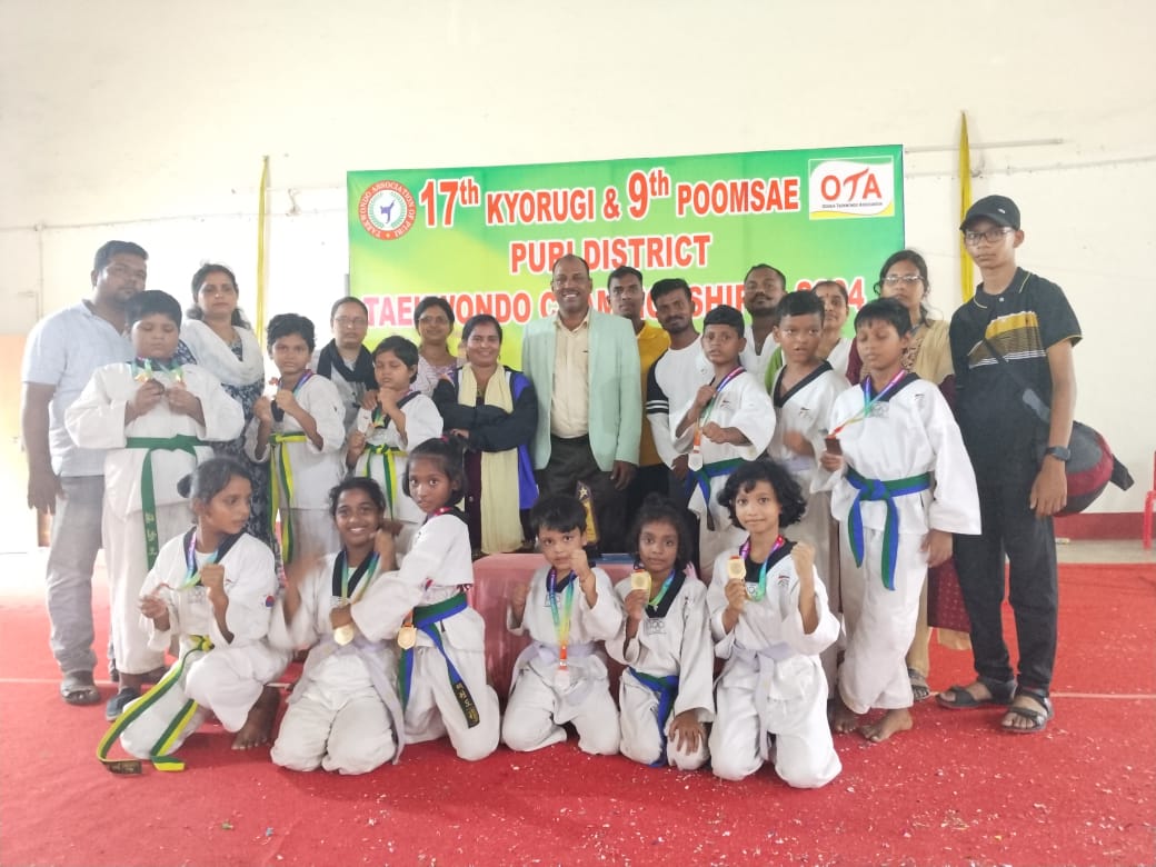 You are currently viewing କେ .ଏସ୍ . ଆର୍ ରୟାଲ୍ ବେଙ୍ଗଲ ଟାଇଗର ଟାଏକୋଣ୍ଡୋ ଏକାଡେମୀର ସଫଳତା ୨୧ପଦକ ହାସଲ