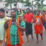 Read more about the article ଶ୍ରୀ ଜଗନ୍ନାଥ ଚାରିଟେବୁଲ ଟ୍ରଷ୍ଟ ପକ୍ଷରୁ ନିଆରା ସେବା : ଜଳାଭିଷେକ ଲାଗି ଦୃଷ୍ଟିହୀନଙ୍କୁ ସହାୟତା ।