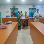 Read more about the article ଖଲ୍ଲିକୋଟ ବ୍ଲକ ରେ ଲକ୍ଷପତି ଦିଦି ମାନଙ୍କୁ ସମ୍ବର୍ଦ୍ଧନା