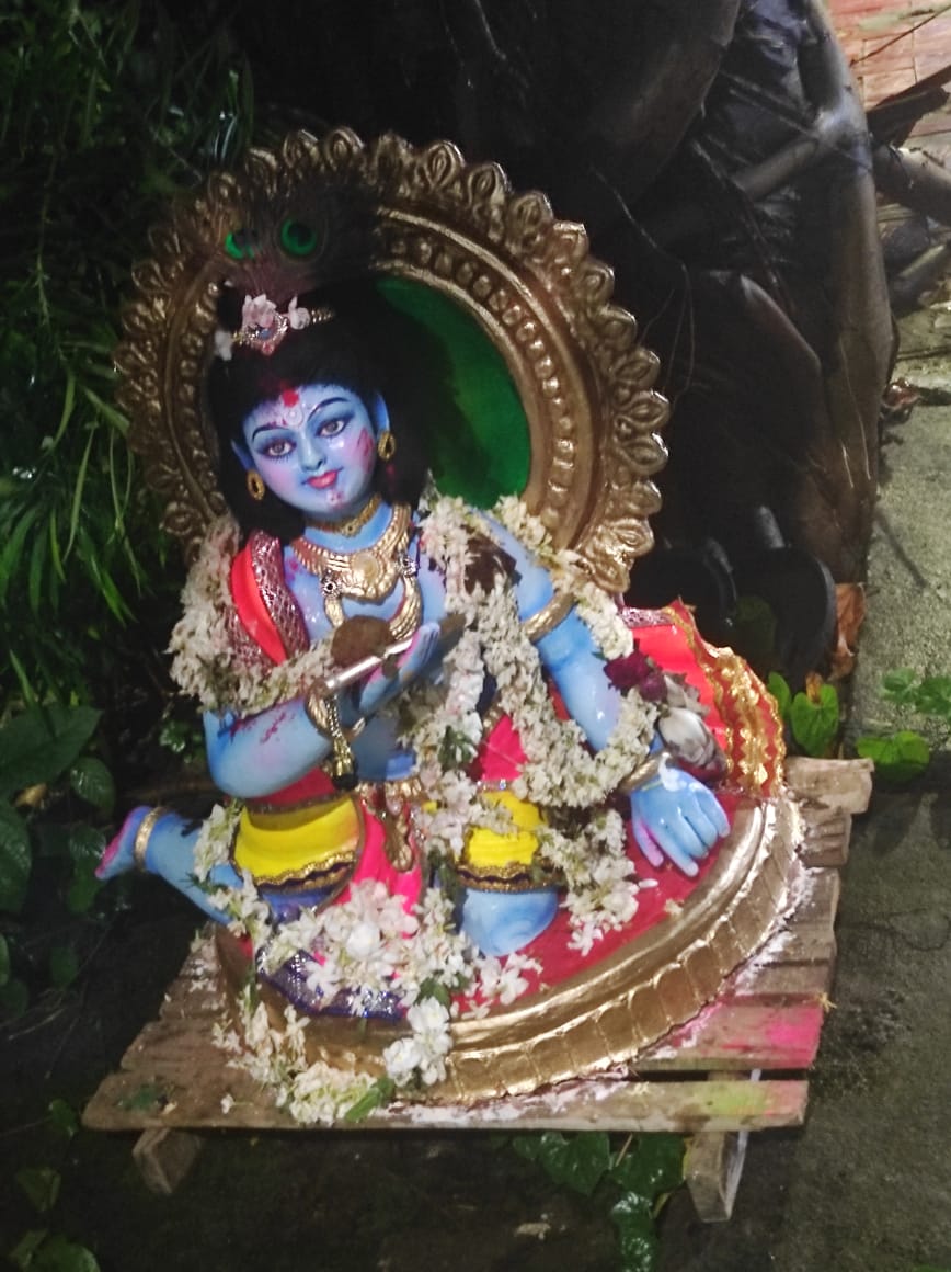 You are currently viewing ପୁରୁଷୋତ୍ତମପୁରସୁନାରି ତୋଟା ସାହି ରେ ଜନ୍ମାଷ୍ଟମୀ ରେ ପୁଜା ହୋଇଥିବା ବାଲ ଗୋପାଳଙ୍କ ଆଜି ବିସର୍ଜନ