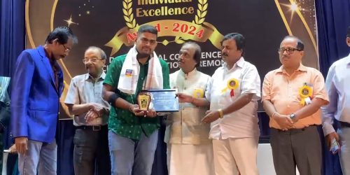 भारतीय व्यक्तिगत उत्कृष्टता अवार्ड से सम्मानित हुए पत्रकार सतीश।