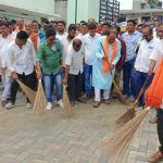 Read more about the article ଖଲ୍ଲିକୋଟ ରେ ପବିତ୍ର ଗାନ୍ଧୀ ଜୟନ୍ତୀ ;ବିଜେଡି ର ଜନ ସମ୍ପର୍କ ପଦଯାତ୍ରା, ବିଜେପି ର ସ୍ୱଚ୍ଛତା ଦିବସ ପାଳନ